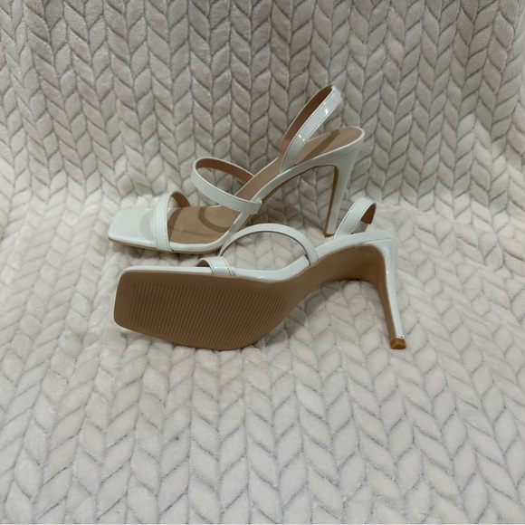 White patient heels - Picture 5 of 7